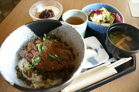 ネレウスB丼.jpg