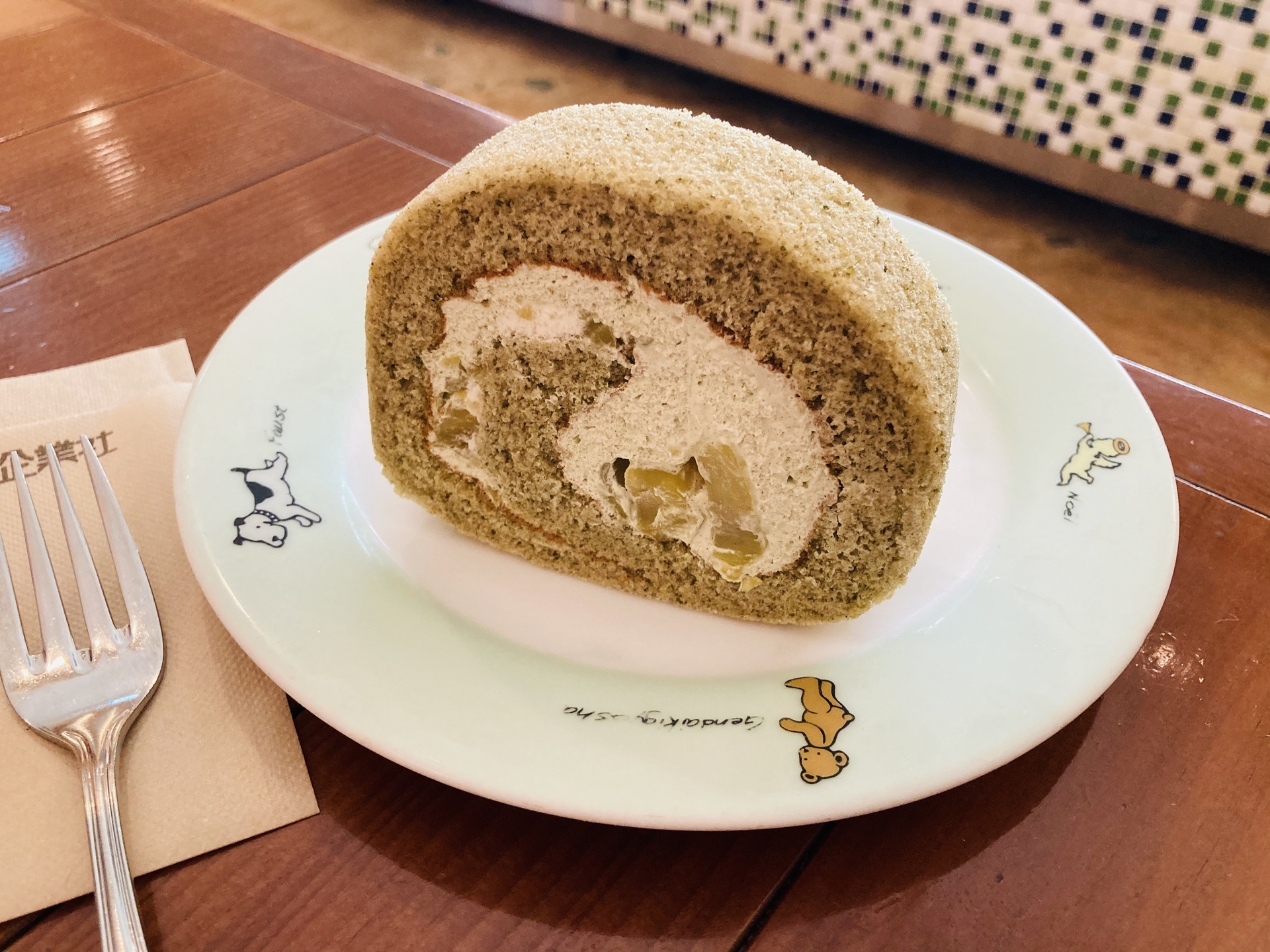 緑茶と栗のロールケーキ 現代企業社ブログ